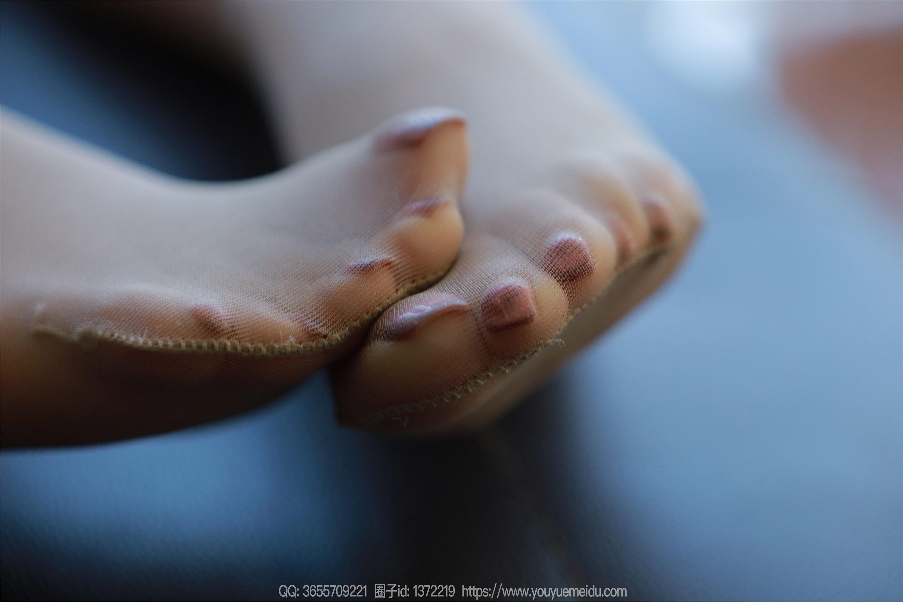 IESS异思趣向  2024.08.26 丝享家 1829 婉萍《一字肩衬衣》